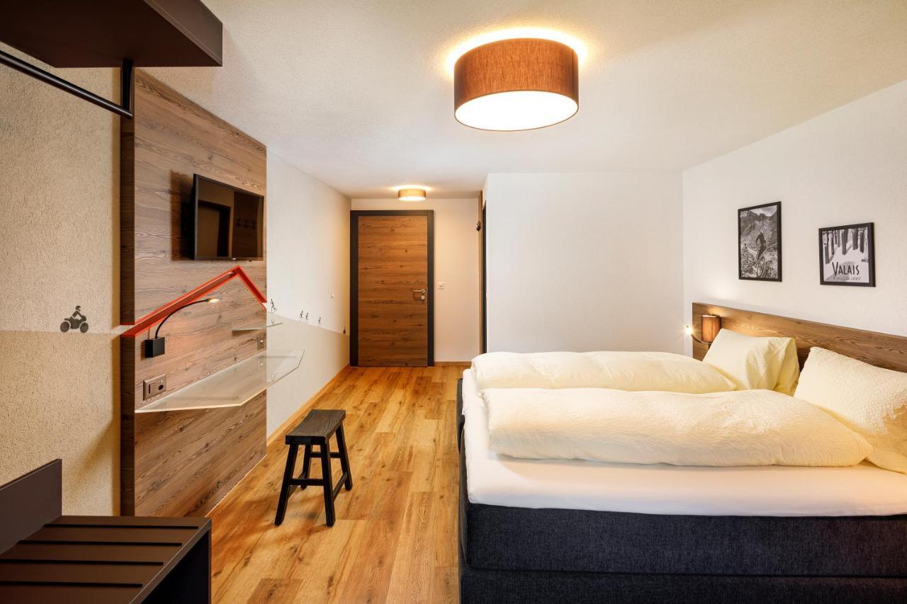 Hotel Blinnenhorn Reckingen エクステリア 写真